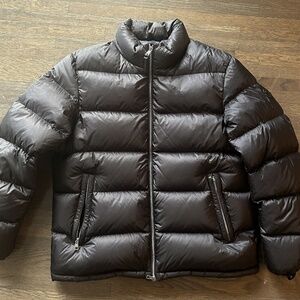 Moncler Men's classic puffer jacket size 5